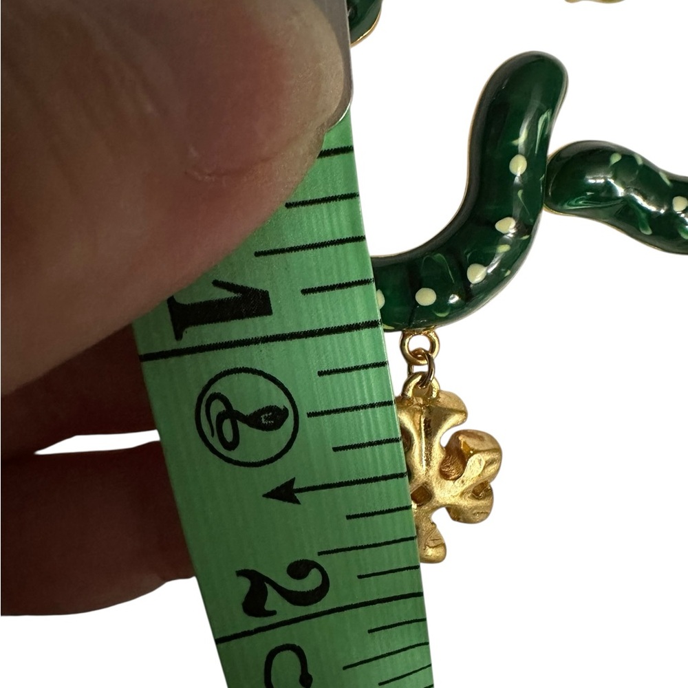 Tory Burch Rare CATERPILLAR Mismatched Drop Earrings Green & Gold NEW FUN - Picture 7 of 8